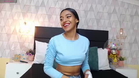 S a a r  a online show from September 19, 1:23 pm