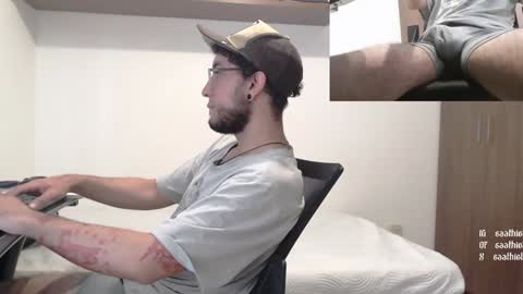 Snapshot of saat_hiel chatting on December 15, 3:09 pm Saat online show from December 15, 3:09 pm