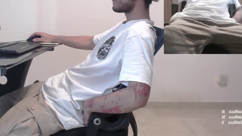 Snapshot of saat_hiel chatting on December 29, 4:59 am Saat online show from December 29, 4:59 am