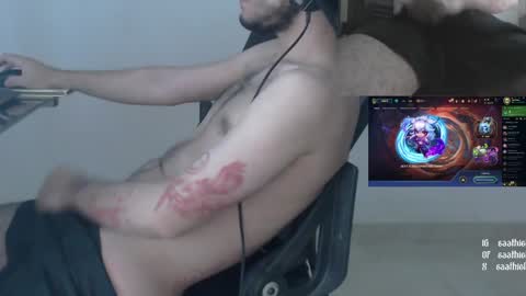 Snapshot of saat_hiel chatting on January 14, 4:04 am Saat online show from January 14, 4:04 am