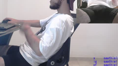 Snapshot of saat_hiel chatting on January 31, 4:36 am Saat online show from January 31, 4:36 am