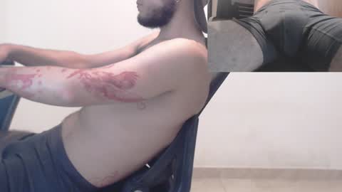 Snapshot of saat_hiel chatting on February 3, 4:46 am Saat online show from February 3, 4:46 am