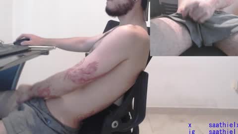 Snapshot of saat_hiel chatting on February 15, 8:54 pm Saat online show from February 15, 8:54 pm