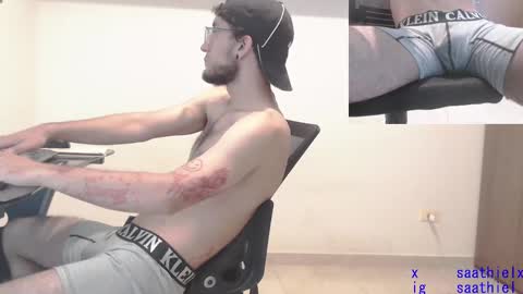 Snapshot of saat_hiel chatting on March 10, 6:59 am Saat online show from March 10, 6:59 am