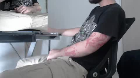 Snapshot of saat_hiel chatting on September 30, 1:43 am Saat online show from September 30, 1:43 am