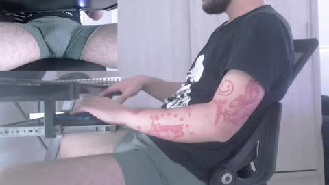 Snapshot of saat_hiel chatting on October 1, 4:57 pm Saat online show from October 1, 4:57 pm