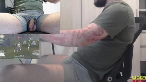 Snapshot of saat_hiel chatting on October 22, 2:56 am Saat online show from October 22, 2:56 am