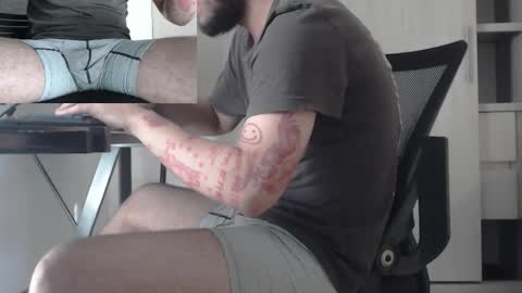 Snapshot of saat_hiel chatting on October 27, 9:24 am Saat online show from October 27, 9:24 am