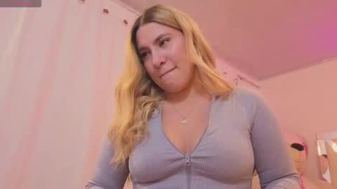 saaya_tay online show from February 20, 3:25 am