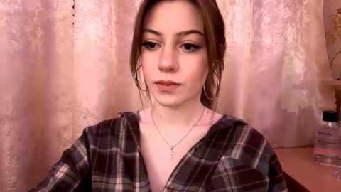 Snapshot of sabinakeeser chatting on December 17, 5:41 pm Mika online show from December 17, 5:41 pm