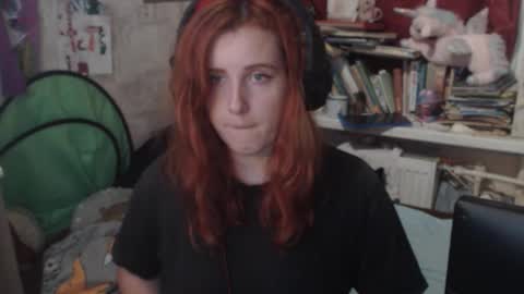 Snapshot of sabochka888 chatting on December 3, 7:05 am sabochka888 online show from December 3, 7:05 am