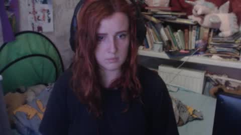 Snapshot of sabochka888 chatting on December 5, 7:17 am sabochka888 online show from December 5, 7:17 am