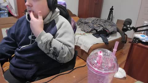 1141323  my Lord Mister Max   moms treasure online show from December 6, 3:52 am