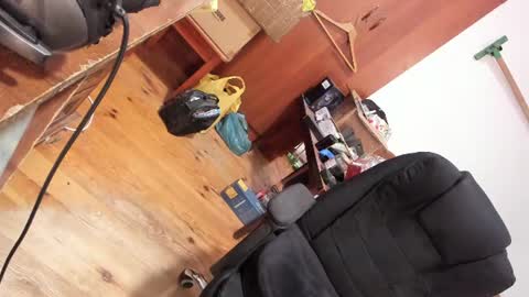 1141323  my Lord Mister Max   moms treasure online show from July 27, 7:48 am