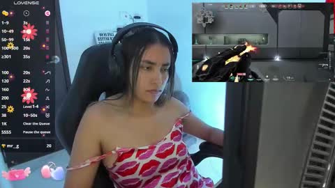 Angie  online show from October 31, 7:26 pm