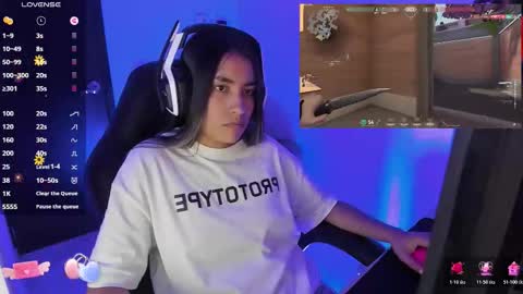 Angie  online show from November 12, 9:58 pm