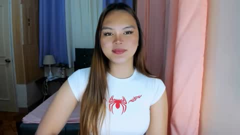 Snapshot of sabrina_hilson chatting on March 19, 3:16 pm sabrina_hilson online show from March 19, 3:16 pm