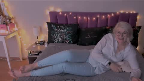 Sabrina MacMarren online show from December 22, 6:48 pm