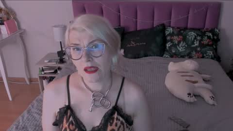 Sabrina MacMarren online show from January 4, 4:33 am
