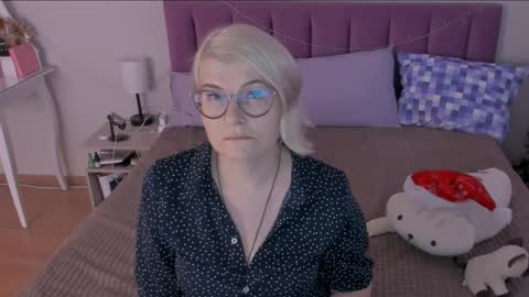 Sabrina MacMarren online show from January 6, 12:24 pm