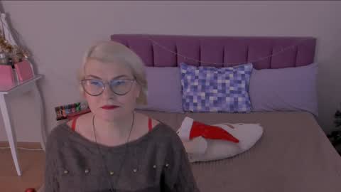 Sabrina MacMarren online show from January 8, 10:15 am