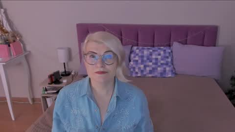 Sabrina MacMarren online show from January 10, 12:26 pm