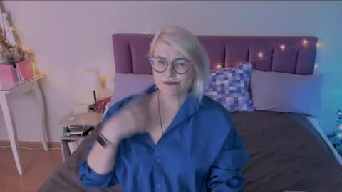 Sabrina MacMarren online show from January 14, 12:43 am