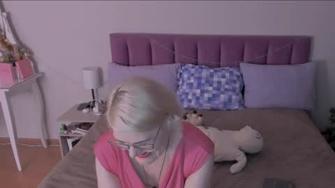 Sabrina MacMarren online show from January 17, 2:18 pm