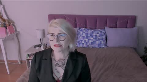 Sabrina MacMarren online show from January 17, 5:19 pm