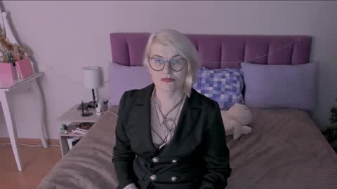Sabrina MacMarren online show from January 17, 8:22 pm