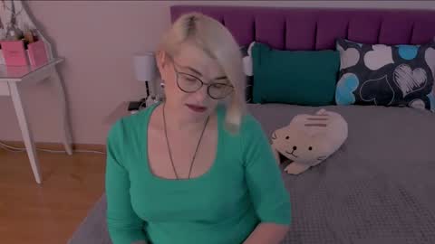 Sabrina MacMarren online show from January 22, 11:23 am