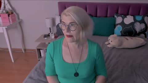 Sabrina MacMarren online show from January 22, 3:29 pm