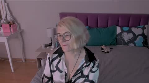 Sabrina MacMarren online show from January 24, 8:32 pm