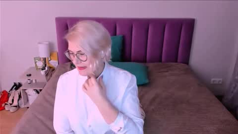 Sabrina MacMarren online show from November 8, 3:12 pm