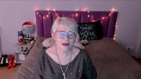 Sabrina MacMarren online show from January 8, 3:25 pm