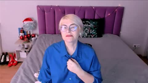 Sabrina MacMarren online show from January 10, 1:46 pm