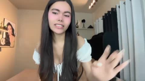 Snapshot of sabrinamadonna54 chatting on June 8, 9:31 am sabrinamadonna54 online show from June 8, 9:31 am