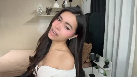 Snapshot of sabrinamadonna54 chatting on June 8, 9:37 pm sabrinamadonna54 online show from June 8, 9:37 pm