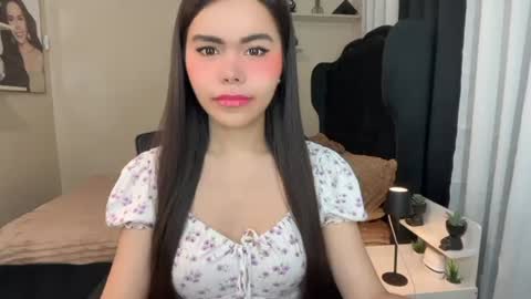 Snapshot of sabrinamadonna54 chatting on June 11, 8:34 am sabrinamadonna54 online show from June 11, 8:34 am