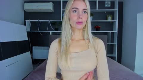 Sabrina online show from November 10, 12:15 pm