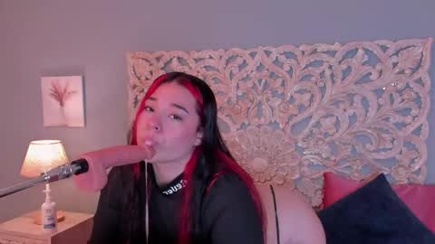 Snapshot of sabrinna_fox chatting on May 1, 7:51 pm sabrinna online show from May 1, 7:51 pm