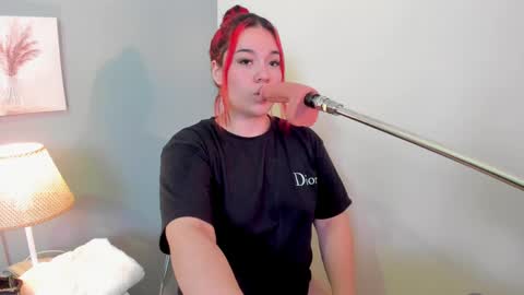 Snapshot of sabrinna_fox chatting on June 2, 6:43 pm sabrinna online show from June 2, 6:43 pm