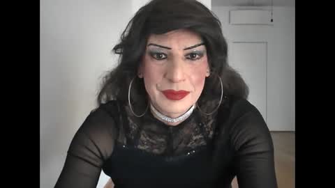 Snapshot of sabry_98 chatting on December 1, 9:47 am Sabrina online show from December 1, 9:47 am