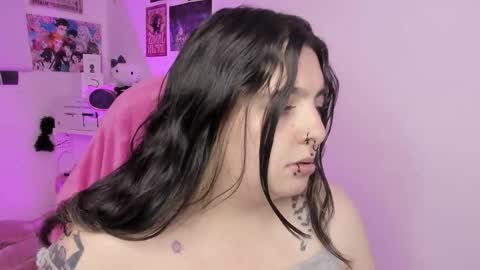 Snapshot of sachi_meow chatting on October 1, 10:43 am Ig online show from October 1, 10:43 am