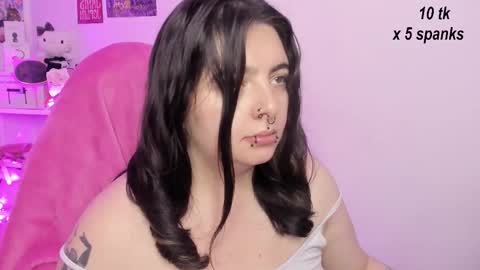 Snapshot of sachi_meow chatting on October 17, 9:12 am Ig online show from October 17, 9:12 am