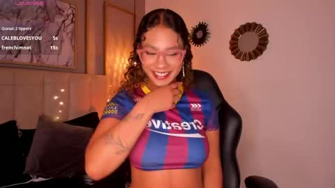 Sophie online show from June 7, 4:49 am