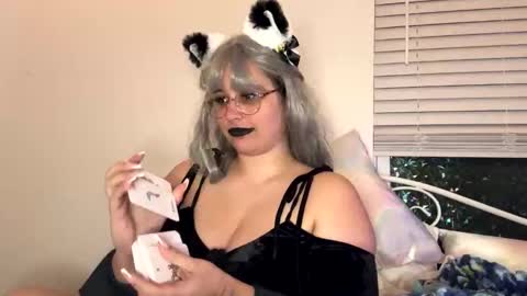 sweet angel baby  online show from September 27, 5:23 am