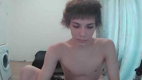 Snapshot of sadvetements chatting on March 27, 8:26 am sadvetements online show from March 27, 8:26 am