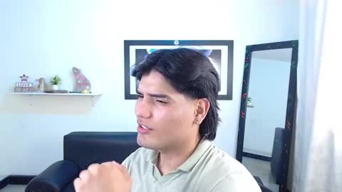 Saenz online show from December 31, 8:34 pm