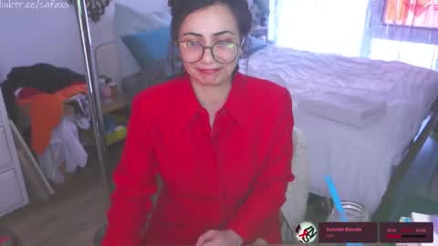 Snapshot of safaeri chatting on May 6, 9:53 pm Safa online show from May 6, 9:53 pm